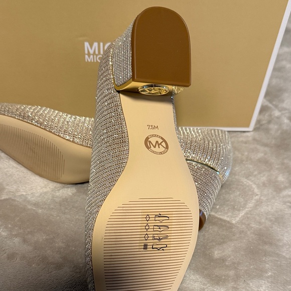 Michael Kors Women's glitter chain mesh Gold pump - Picture 5 of 9